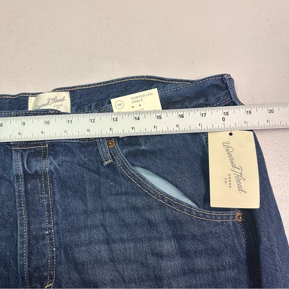 Universal Thread Relaxed Fit Dark Blue Jeans - Picture 5 of 8